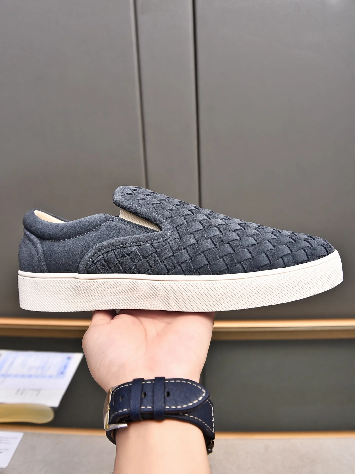 Men's shoes 💰460 [Sleeves series] BOTTEG* VENET* - high-end boutique Size: 38-44 (45 customized) BV new product, first-layer cowhide artificially woven classic style harmoniously blends with contemporary fashion temperament, rubber soles are light and flexible, water-dyed sheepskin pads! [Taobao, Tmall, and live streaming are the first choices]